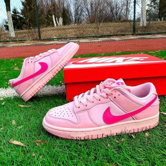 neon pink dunks